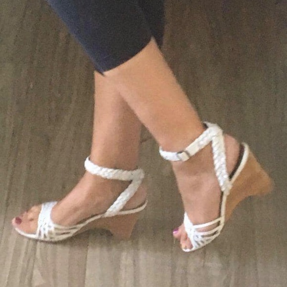 Size 10 white braided wedges - Picture 6 of 7